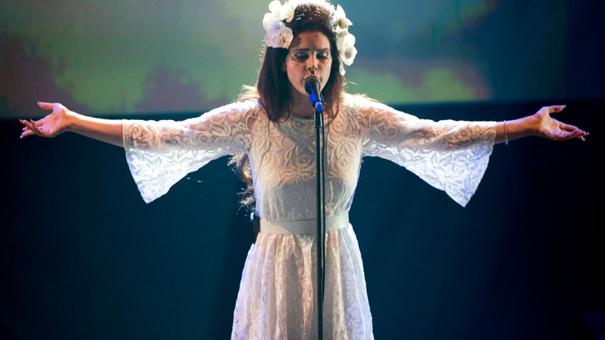 lana del rey in white reuters.jpg